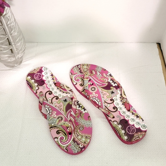 Vera Bradley PaisleyPrint Flip Flops - Picture 3 of 6